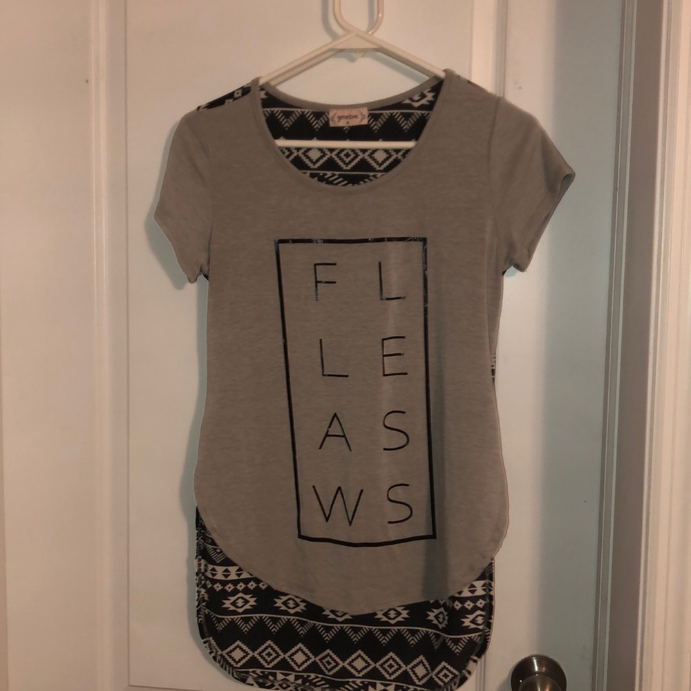 Detailed “FLAWLESS” Tee